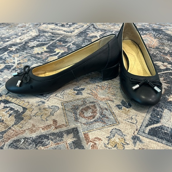 Geox Black ballet shoe with heel - Picture 2 of 3